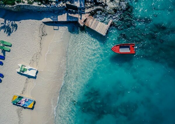 Vivir un mes en Albania: vista de la Riviera y Tirana