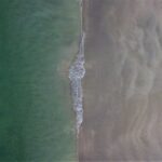 Vivir en perth: ola rompiendo en la costa de Australia